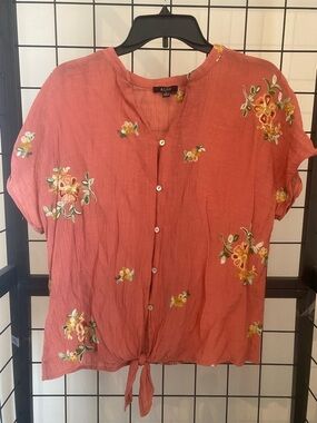 AUW Rust Button-Front Tie Hem Embroidered Floral Linen Top
